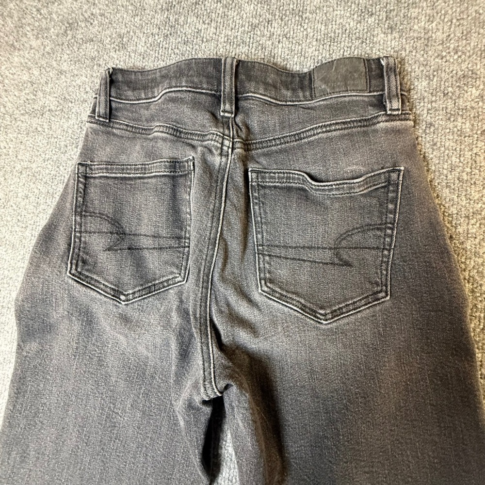 American Eagle Strigid Mom Jeans Faded Black High Rise Straight 000 Short - Picture 6 of 9